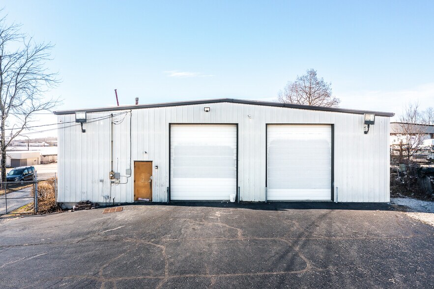 More Photos Of 136 Eisenhour Ct, Nicholasville Warehouse For Lease