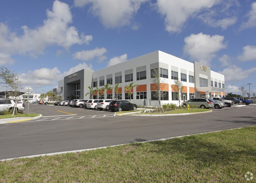 More Photos Of 200-220 Hillsboro Technology Dr, Deerfield Beach Office For Lease