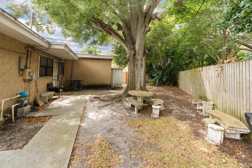 More Photos Of 4900 N 33rd Ave, Saint Petersburg Medical For Sale