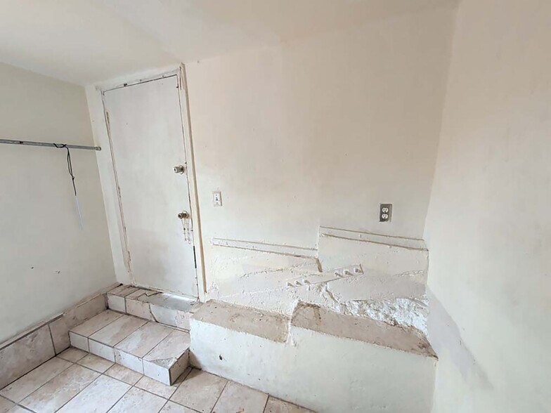 More Photos Of , Los Angeles Unknown For Sale