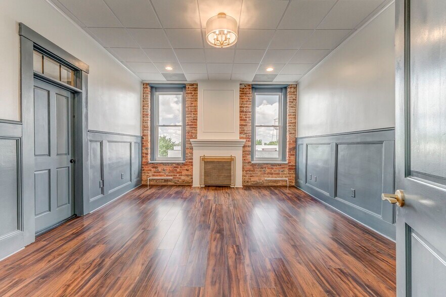 More Photos Of 35 N Main St, Jasper Loft Creative Space For Lease