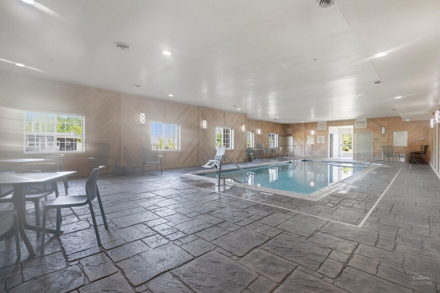 More Photos Of 334 Caroline St, Orange Hotel For Sale