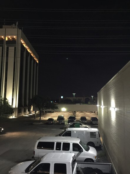 More Photos Of 8418 Broadway St, San Antonio Service For Lease