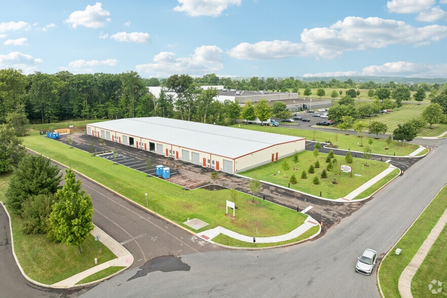 More Photos Of 130 Christopher Ln, Harleysville Warehouse For Lease