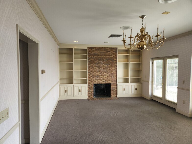 More Photos Of 7 Saint Andrews Ct, Brunswick Medical For Lease