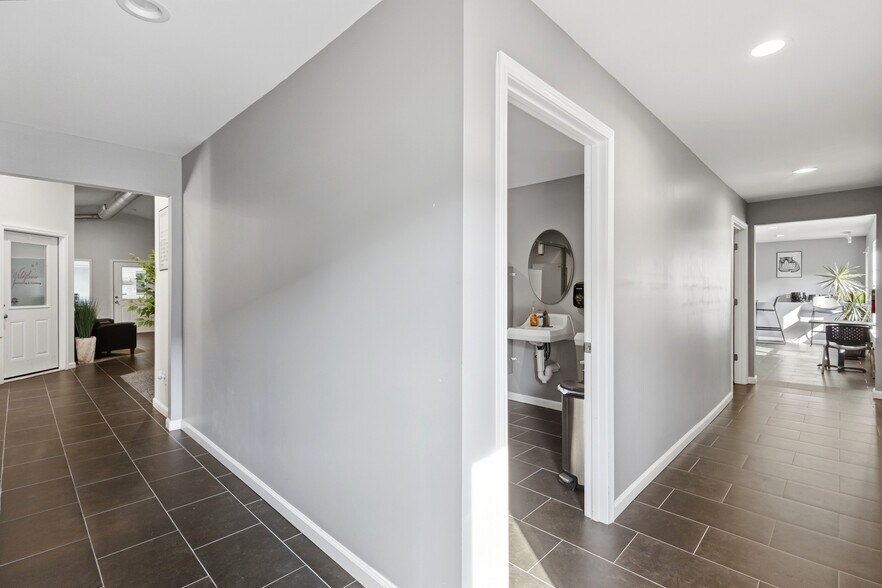 More Photos Of 3601 Commerce Dr, Arnold Office For Sale