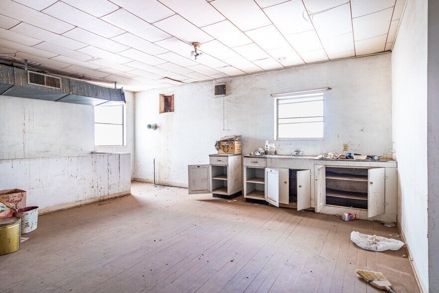 More Photos Of 200 N Florence St, Casa Grande Storefront For Sale