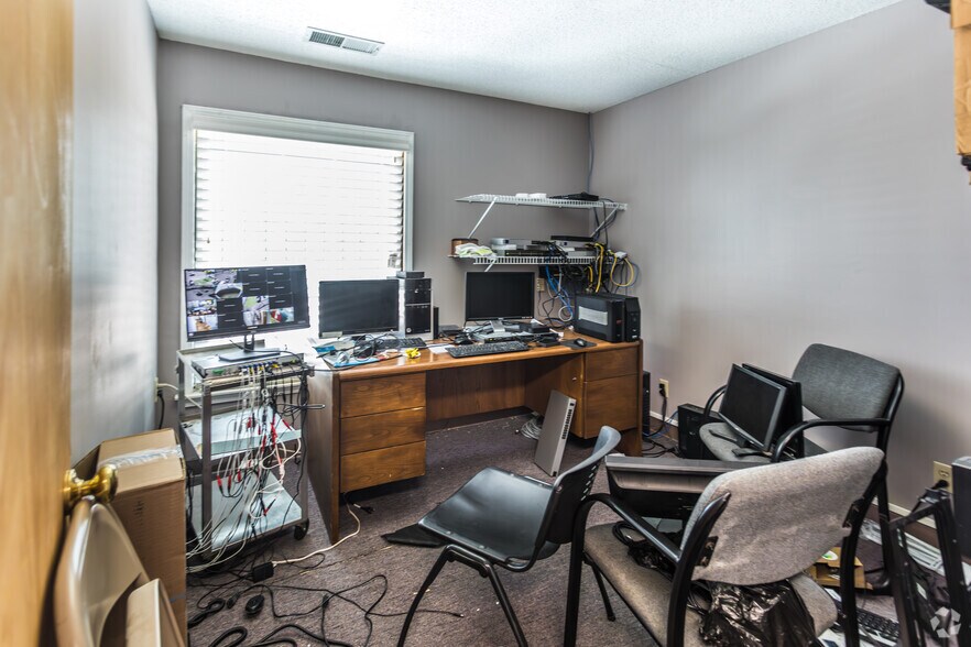 More Photos Of 3530 Hickory Hill Rd, Memphis Medical For Sale