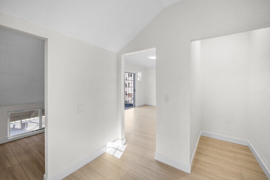 More Photos Of 2823 W 8th St, Los Angeles Office For Lease