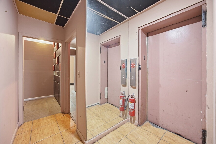 More Photos Of 136-21 41st Ave, Flushing Storefront Retail Office For Sale