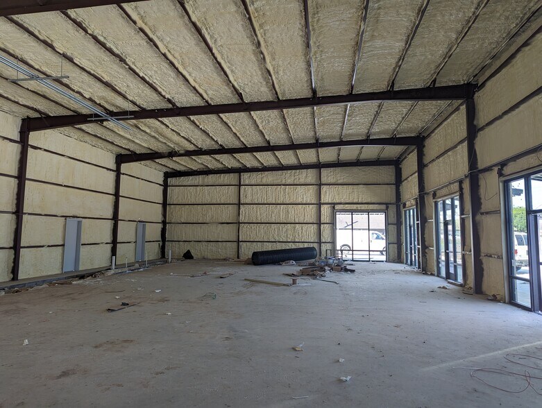 More Photos Of 2302 Nall St, Port Neches Storefront For Lease