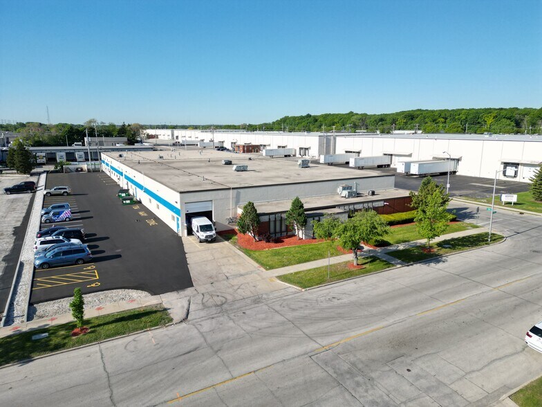 More Photos Of 11331 W Rogers St, West Allis Warehouse For Lease