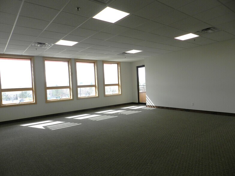 More Photos Of 1404 Hawk Pky, Montrose Medical For Lease