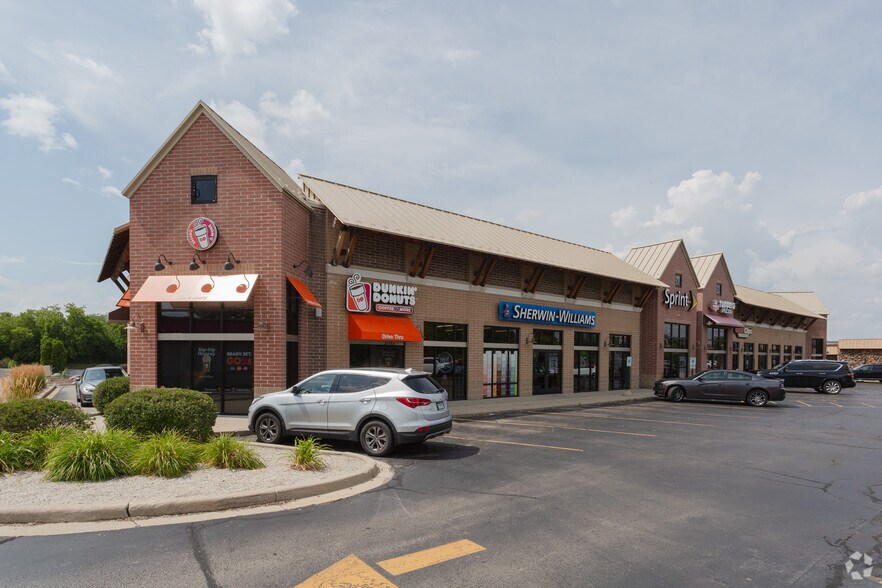 More Photos Of 2450-2480 N Grandview Blvd, Waukesha Unknown For Lease