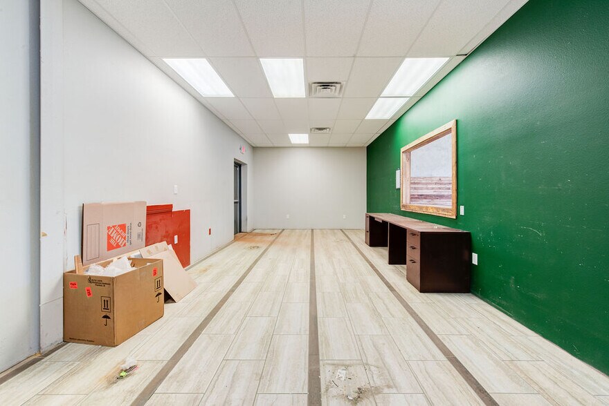 More Photos Of 5820 66th St, Lubbock Storefront Retail Office For Sale