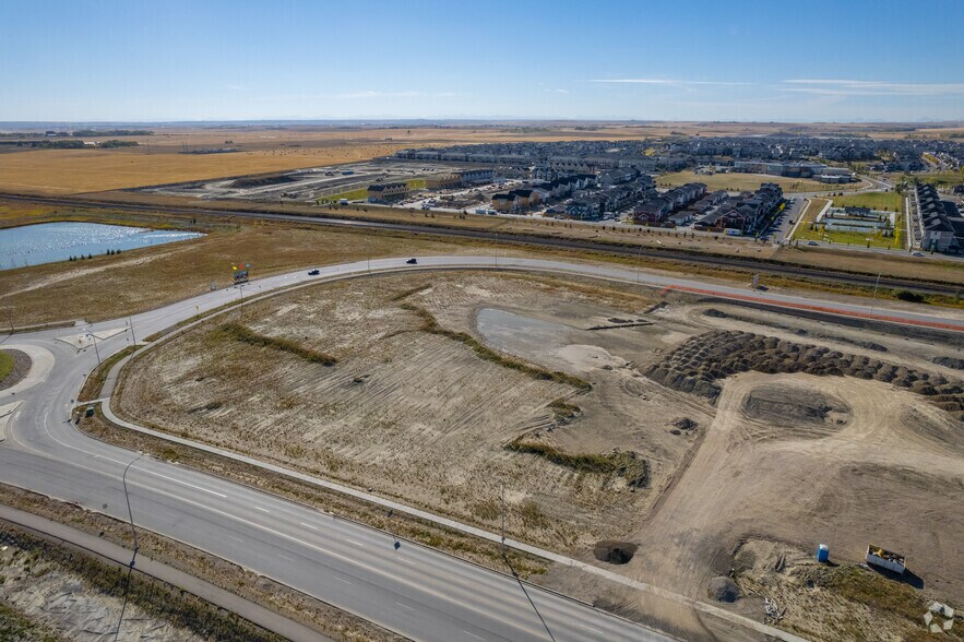 More Photos Of 3105 Main St SW, Airdrie Unknown For Lease