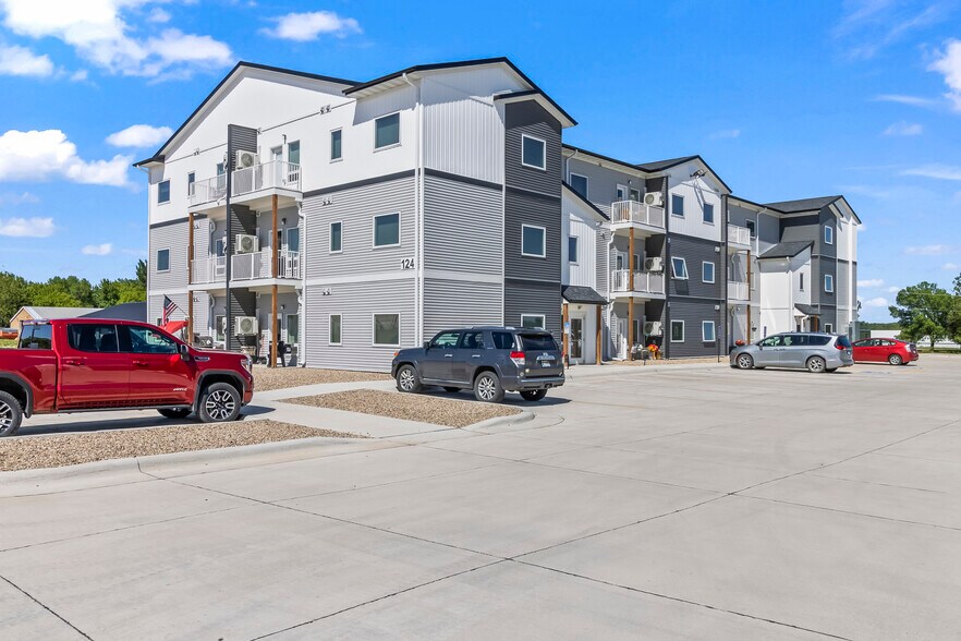 More Photos Of 120 & 124 W Hatting St, Luverne Apartments For Sale