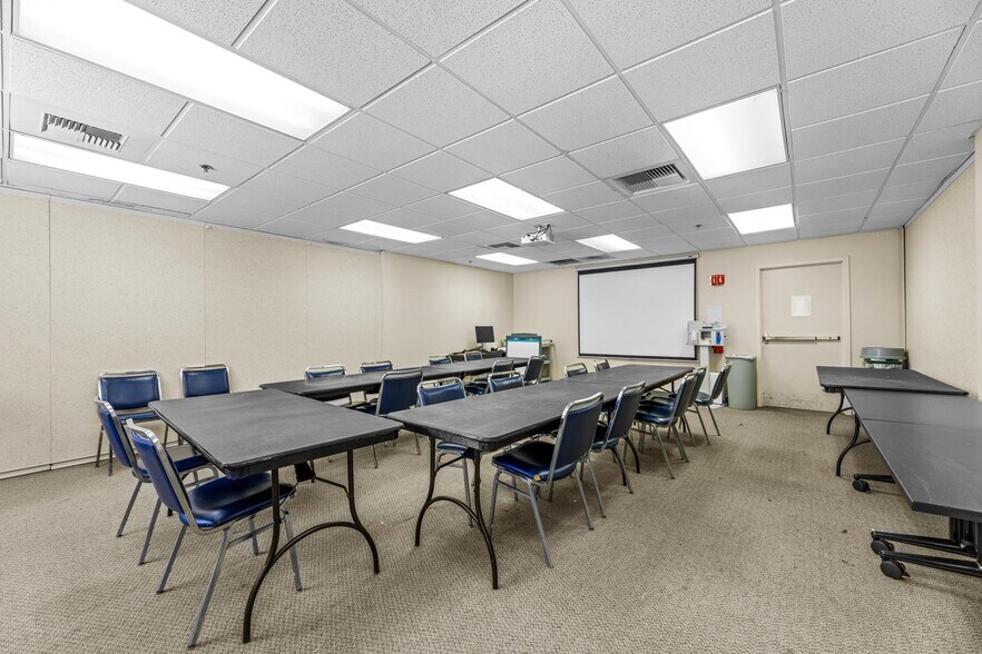 More Photos Of 3810 J St, Sacramento Medical For Lease