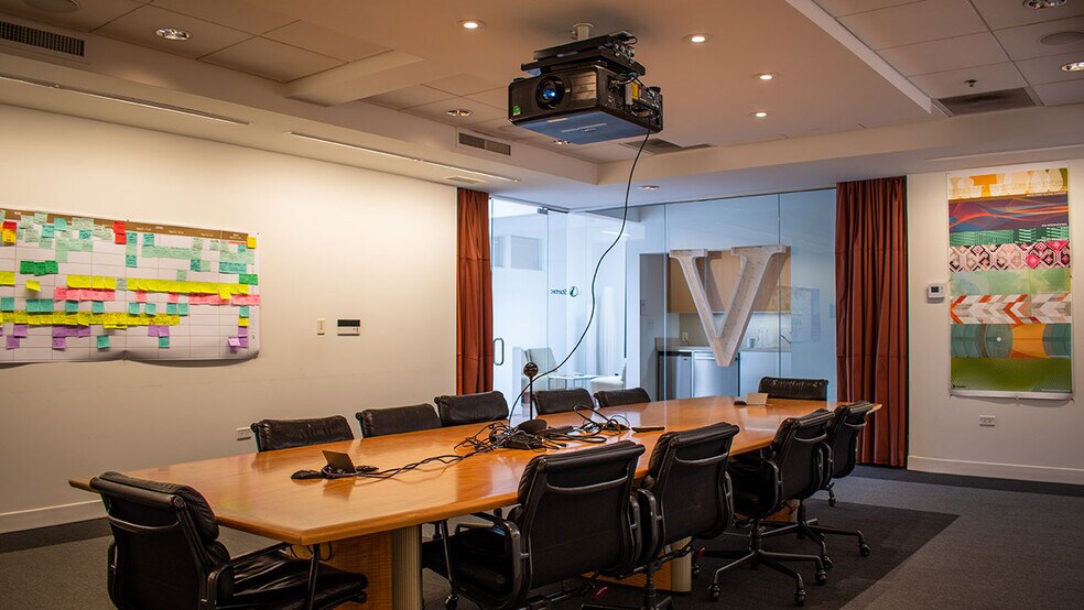 More Photos Of 1129 Pearl St, Boulder Unknown For Lease