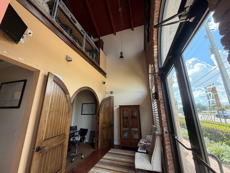 More Photos Of 11338 Bonita Beach Rd, Bonita Springs Loft Creative Space For Sale