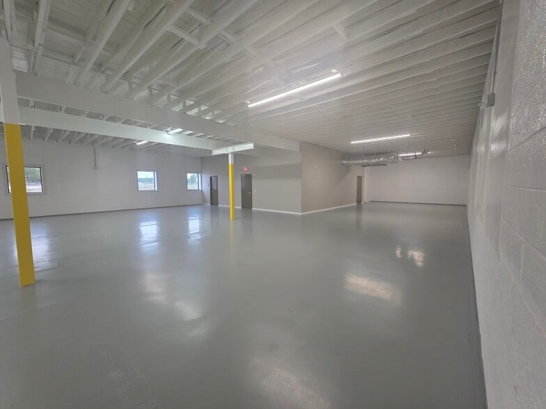 More Photos Of 250 Raleigh St, Wilmington Warehouse For Lease