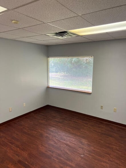 More Photos Of 411 W Lake Lansing Rd, East Lansing Unknown For Lease