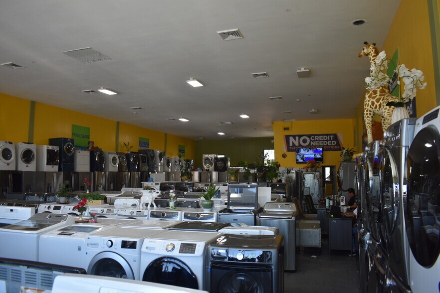 More Photos Of 6904 Atlantic Ave, Bell Storefront For Sale