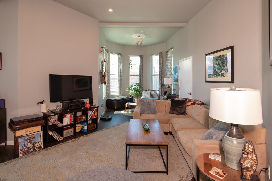 More Photos Of 350 4th St, Oakland Apartments For Lease