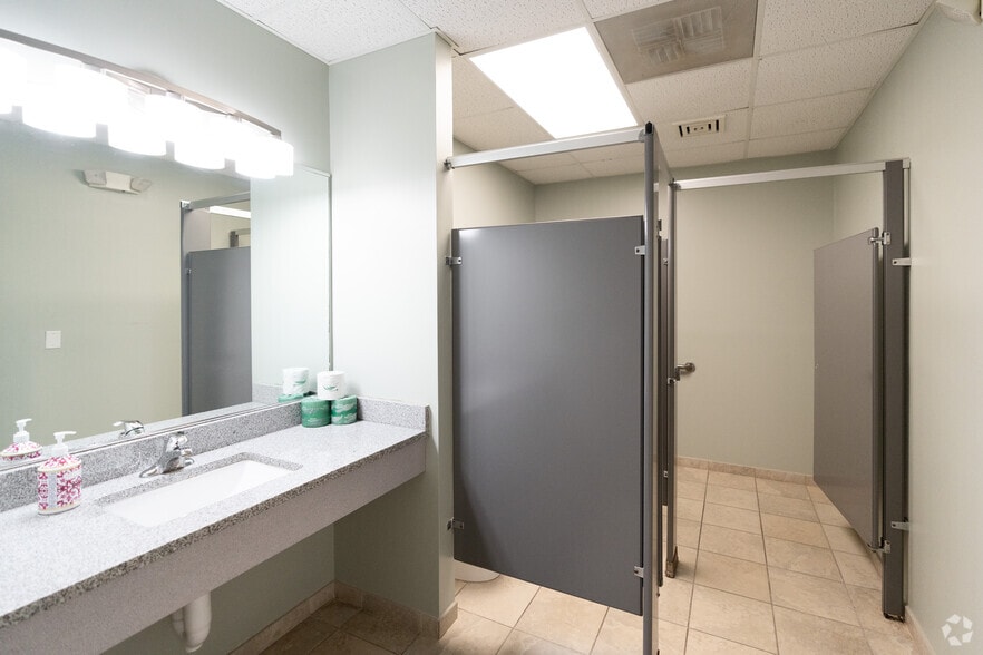 More Photos Of 1520 E Franklin St, Chapel Hill Medical For Sale