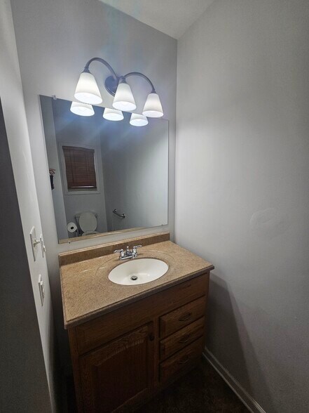 More Photos Of 6132 N College Ave, Indianapolis Office For Lease