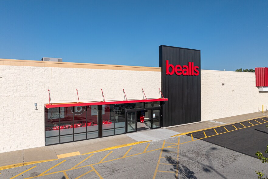 More Photos Of 100 Cross Roads Plz, Mount Pleasant Freestanding For Lease