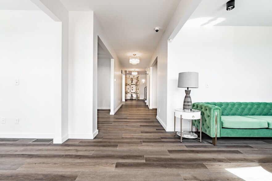 More Photos Of 2506 E Washington St, Indianapolis Storefront Retail Office For Sale