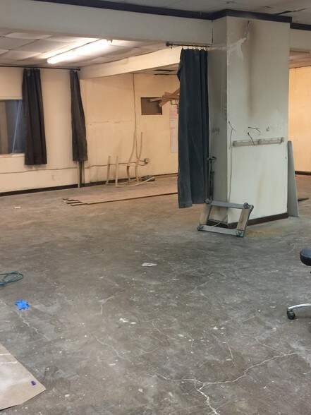 More Photos Of 8418 Broadway St, San Antonio Service For Lease