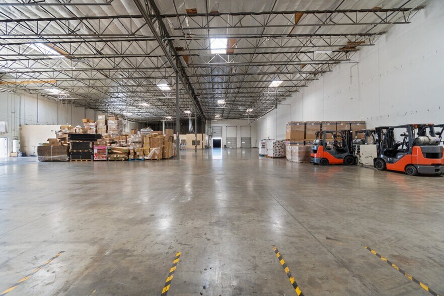 More Photos Of 1190 N Del Rio Pl, Ontario Warehouse For Sale