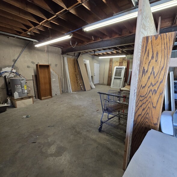 More Photos Of 15709 Bellflower Blvd, Bellflower General Retail For Sale