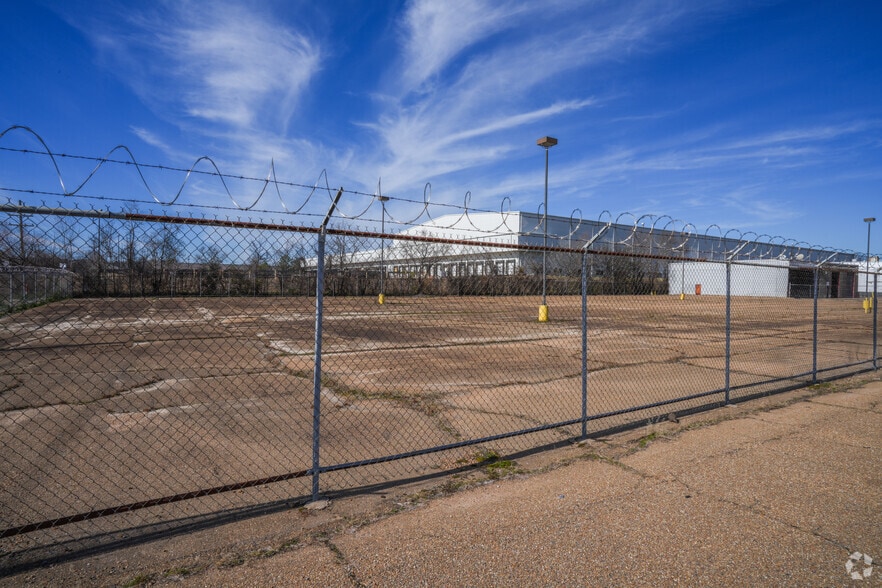 More Photos Of 4240 Industrial Dr, Jackson Distribution For Sale