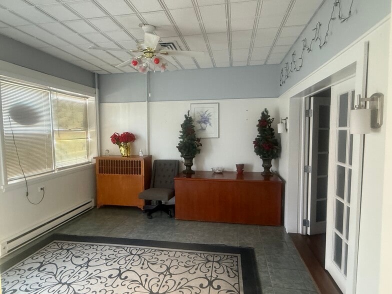 More Photos Of 22 S Prospect St, Nanticoke Office For Sale