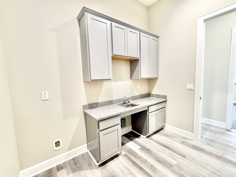 More Photos Of 350 Grand Link Dr, Conroe Medical For Lease