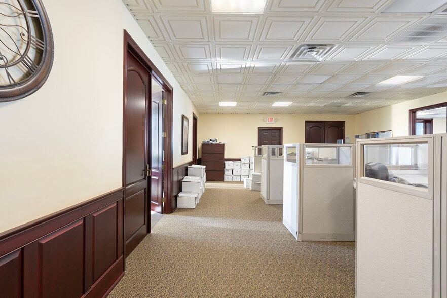 More Photos Of 188 Van Buren St, Staten Island Warehouse For Sale