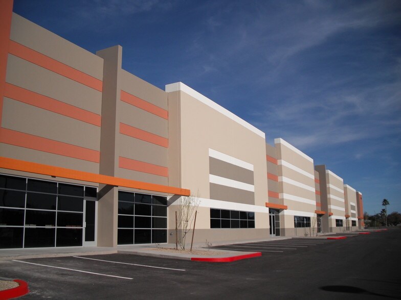 More Photos Of 2400 W Union Hills Dr, Phoenix Distribution For Lease