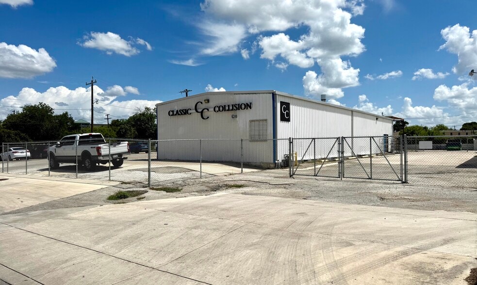 More Photos Of 1830 Jackson Keller Rd, San Antonio Warehouse For Sale