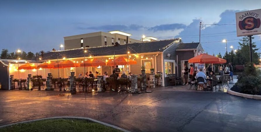 Primary Photo Of 4767 Creek Rd, Cincinnati Restaurant For Sale