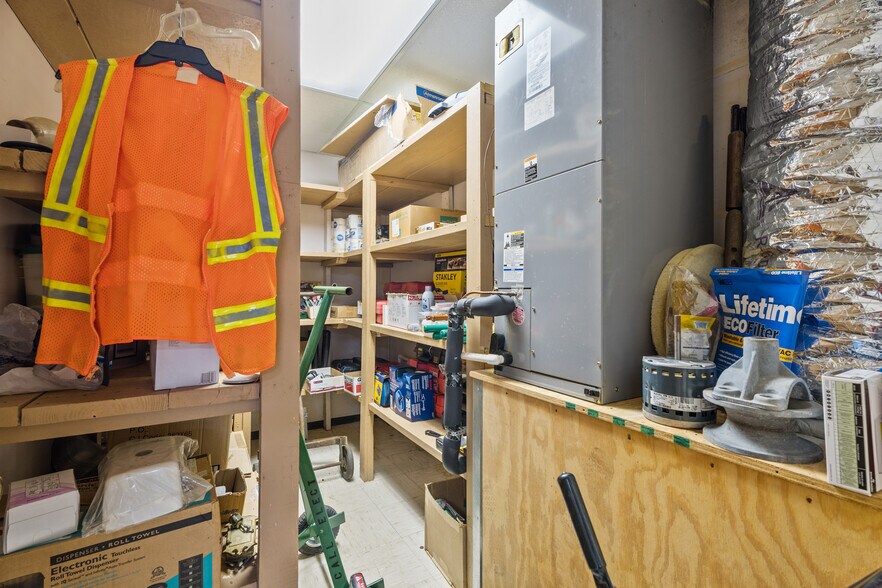 More Photos Of 915 Orange St, La Marque Office For Sale