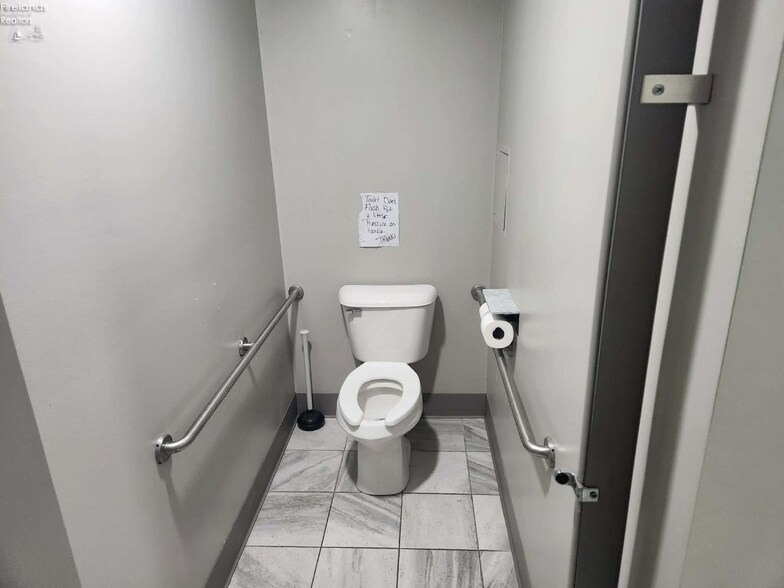 More Photos Of 3096 State Route 99 S, Willard General Retail For Sale