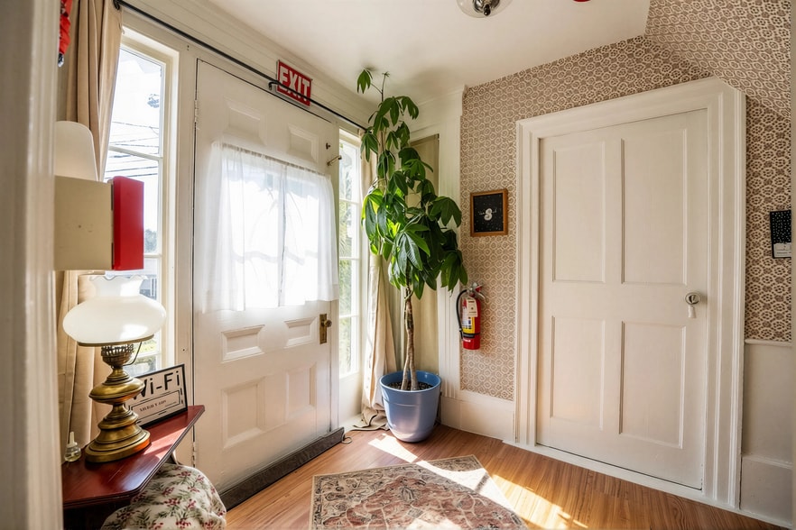 More Photos Of 2 River Rd, Cape Neddick Hospitality For Sale