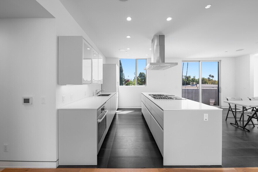 More Photos Of 920 N Fairfax Ave, West Hollywood Loft Creative Space For Sale