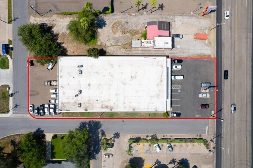 More Photos Of 3101 N 10th St, McAllen General Retail For Lease