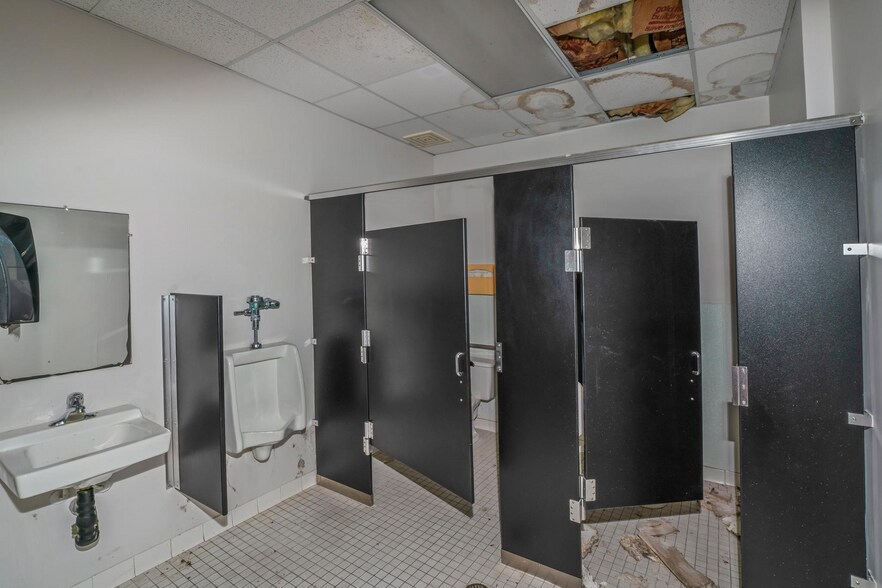 More Photos Of 614 Union Rd, Vineland Office For Sale