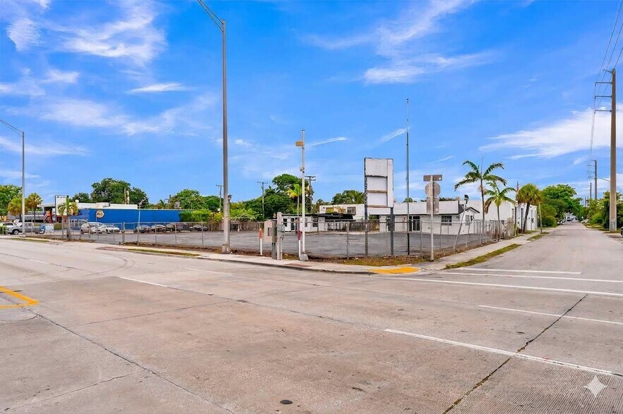 More Photos Of 201-203 W State Road 84, Fort Lauderdale Land For Lease