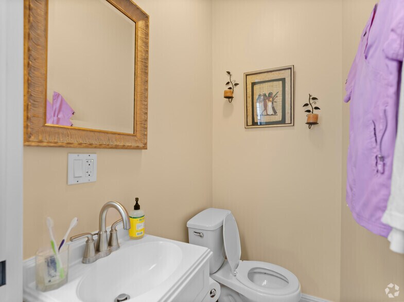 More Photos Of 652-670 E Santa Clara St, San Jose Medical For Sale